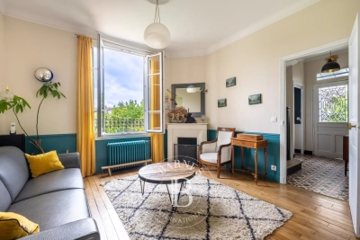 Maison &agrave; vendre &agrave; LE CHESNAY-ROCQUENCOURT  - 7 pi&egrave;ces - 133 m&sup2; 