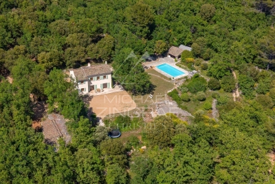 Maison &agrave; vendre &agrave; BARGEMON  - 6 pi&egrave;ces - 177 m&sup2; 