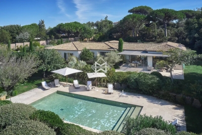 Villa à Ramatuelle &agrave; louer à partir de 27 000 € / semaine, Photo 2