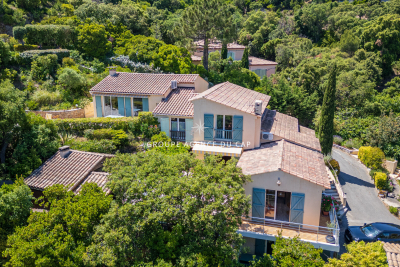 Maison &agrave; vendre &agrave; LES ISSAMBRES  - 8 pi&egrave;ces - 246 m&sup2; 