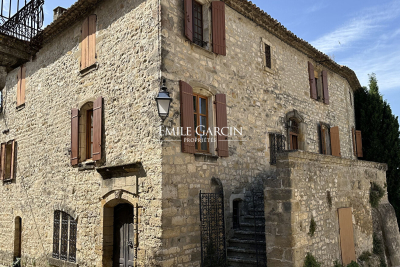Maison &agrave; vendre &agrave; UZÈS  - 9 pi&egrave;ces - 275 m&sup2; 