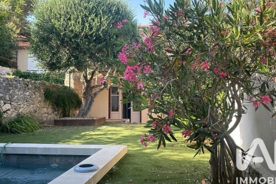 Maison &agrave; vendre &agrave; VILLENEUVE-LÈS-AVIGNON  - 6 pi&egrave;ces - 143 m&sup2; 