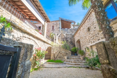 Maison &agrave; vendre &agrave; LABLACHERE  - 6 pi&egrave;ces - 187 m&sup2; 