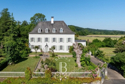 Maison &agrave; vendre &agrave; SAUVETERRE-DE-BEARN  - 7 pi&egrave;ces - 408 m&sup2; 