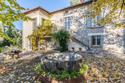 Maison &agrave; vendre &agrave; MOUGINS  - 6 pi&egrave;ces - 230 m&sup2; 