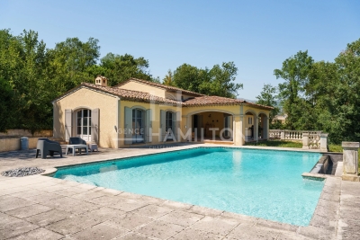 Maison &agrave; vendre &agrave; CHATEAUNEUF-GRASSE  - 4 pi&egrave;ces - 150 m&sup2; 