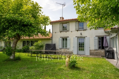 Maison &agrave; vendre &agrave; PARENTIS-EN-BORN  - 8 pi&egrave;ces - 51000 m&sup2; 