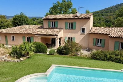 Maison &agrave; vendre &agrave; LE PLAN-DE-LA-TOUR  - 6 pi&egrave;ces - 200 m&sup2; 