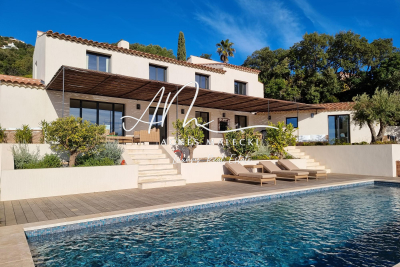 Maison &agrave; vendre &agrave; CAVALAIRE-SUR-MER  - 5 pi&egrave;ces - 200 m&sup2; 