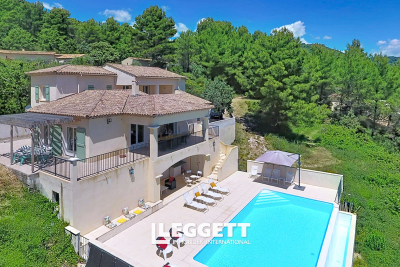 Maison &agrave; vendre &agrave; immobilier AMPUS  - 6 pi&egrave;ces - 214 m&sup2; 