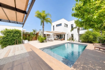 Maison &agrave; vendre &agrave; VILLENEUVE DE LA RAHO  - 5 pi&egrave;ces - 156 m&sup2; 