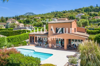 Maison &agrave; vendre &agrave; LA TRINITÉ  - 6 pi&egrave;ces - 233 m&sup2; 