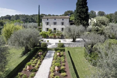Maison &agrave; vendre &agrave; ROQUEFORT-LES-PINS  - 11 pi&egrave;ces - 400 m&sup2; 