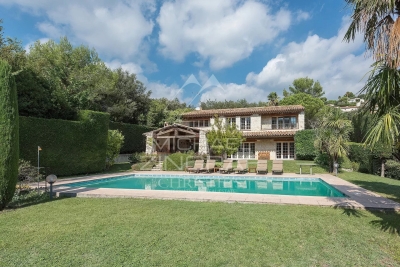 Maison &agrave; vendre &agrave; LA COLLE-SUR-LOUP  - 7 pi&egrave;ces - 240 m&sup2; 