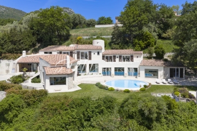 Maison &agrave; vendre &agrave; VENCE  - 8 pi&egrave;ces - 6871 m&sup2; 