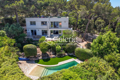 Maison &agrave; vendre &agrave; HYÈRES  - 10 pi&egrave;ces - 260 m&sup2; 