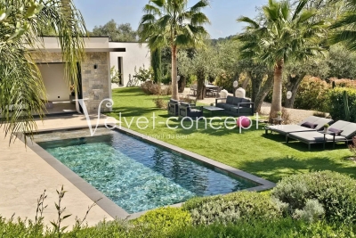 Maison &agrave; vendre &agrave; VALBONNE  - 7 pi&egrave;ces - 280 m&sup2; 