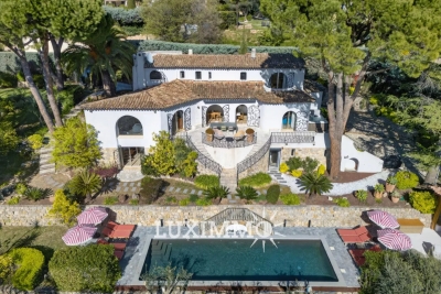 Maison &agrave; vendre &agrave; MOUGINS  - 8 pi&egrave;ces - 243 m&sup2; 