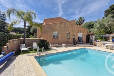 Maison &agrave; vendre &agrave; SIX-FOURS-LES-PLAGES  - 6 pi&egrave;ces - 135 m&sup2; 
