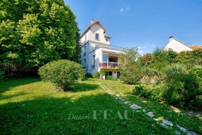 Maison &agrave; vendre &agrave; GARCHES  - 10 pi&egrave;ces - 360 m&sup2; 