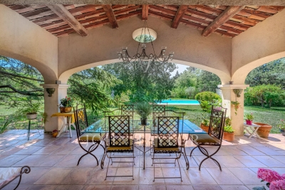 Maison &agrave; vendre &agrave; GRASSE  - 6 pi&egrave;ces - 247 m&sup2; 