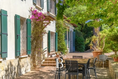 Maison &agrave; vendre &agrave; LA GARDE  - 10 pi&egrave;ces - 262 m&sup2; 