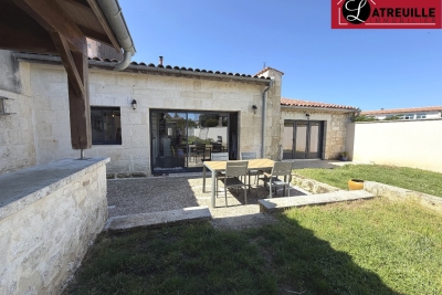 Maison &agrave; vendre &agrave; PONS  - 6 pi&egrave;ces - 181 m&sup2; 