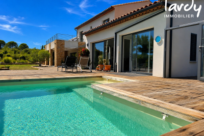 Maison &agrave; vendre &agrave; LA CADIÈRE-D'AZUR  - 7 pi&egrave;ces - 230 m&sup2; 