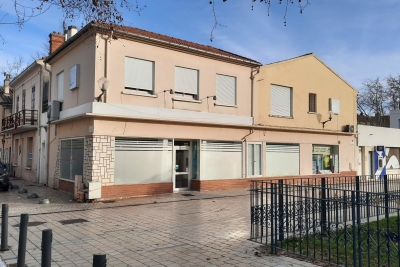 Commerce &agrave; louer &agrave; MIRAMAS  - 6 pi&egrave;ces - 200 m&sup2; 
