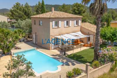 Maison &agrave; vendre &agrave; LA CRAU  - 5 pi&egrave;ces - 160 m&sup2; 