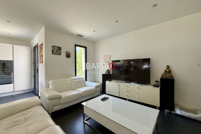 Maison &agrave; vendre construction r 