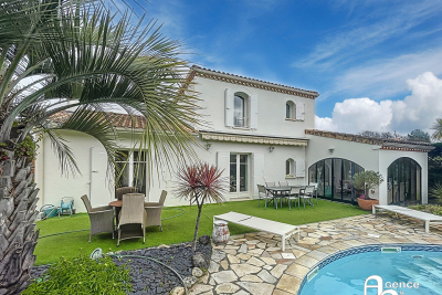 Maison &agrave; vendre &agrave; MÉRIGNAC  - 8 pi&egrave;ces - 181 m&sup2; 
