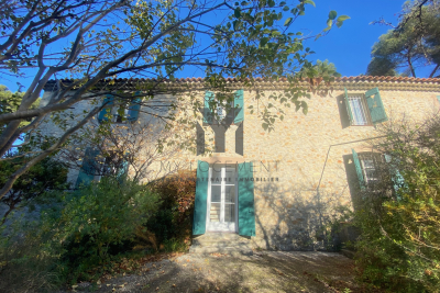Maison &agrave; vendre &agrave; SANARY-SUR-MER  - 5 pi&egrave;ces - 140 m&sup2; 