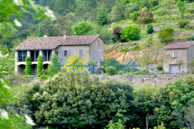 Maison &agrave; vendre &agrave; ST-JEAN-DU-GARD  - 7 pi&egrave;ces - 178 m&sup2; 