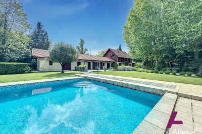Maison &agrave; vendre &agrave; PESSAC  - 7 pi&egrave;ces - 284 m&sup2; 