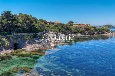 Maison &agrave; vendre &agrave; HYÈRES  - 5 pi&egrave;ces - 100 m&sup2; 