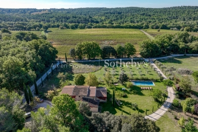 Maison &agrave; vendre &agrave; AIX-EN-PROVENCE  - 8 pi&egrave;ces - 201 m&sup2; 