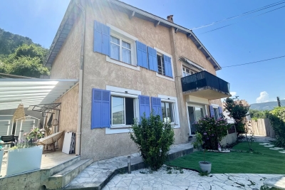 House for sale in NICE  - 3 rooms - 374 m&sup2; 