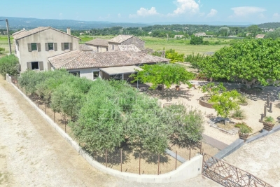 Maison &agrave; vendre &agrave; OPPÈDE  - 7 pi&egrave;ces - 190 m&sup2; 