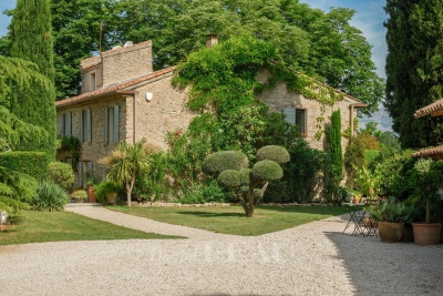 Maison &agrave; vendre &agrave; AIX-EN-PROVENCE  - 7 pi&egrave;ces - 197 m&sup2; 