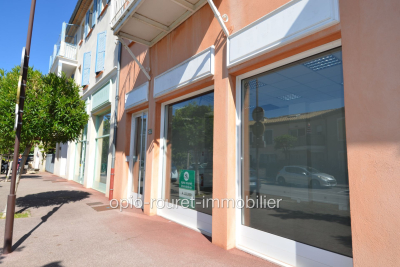Commerce &agrave; louer &agrave; LE ROURET   - 76 m&sup2; 