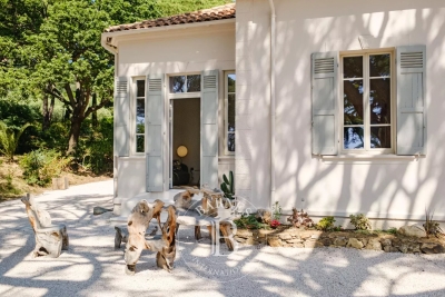 Villa à Sainte-Maxime &agrave; louer à partir de 14 000 € / semaine, Photo 15