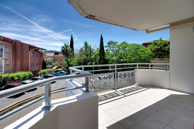 Appartement &agrave; vendre avec stationnement 