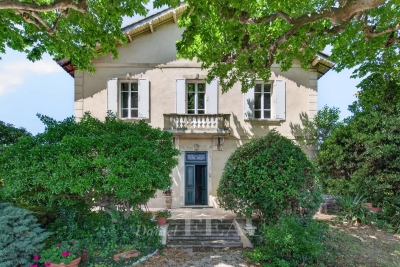 Maison &agrave; vendre &agrave; GRAVESON  - 7 pi&egrave;ces - 300 m&sup2; 