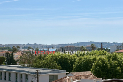 Appartement &agrave; vendre &agrave; GOLFE JUAN  - 2 pi&egrave;ces - 50 m&sup2; 