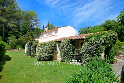 Maison &agrave; vendre &agrave; CHATEAUNEUF-GRASSE  - 6 pi&egrave;ces - 135 m&sup2; 