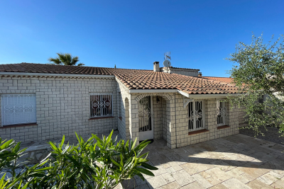 Maison &agrave; louer &agrave; CABANNES  - 5 pi&egrave;ces - 146 m&sup2; 