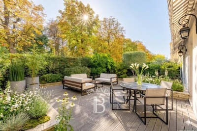 Appartement &agrave; vendre &agrave; NEUILLY SUR SEINE  - 8 pi&egrave;ces - 368 m&sup2; 