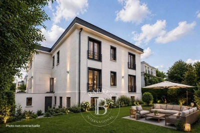 Maison &agrave; vendre &agrave; NEUILLY SUR SEINE  - 12 pi&egrave;ces - 756 m&sup2; 