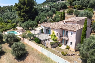 Maison &agrave; vendre &agrave; GRASSE  - 6 pi&egrave;ces - 303 m&sup2; 
